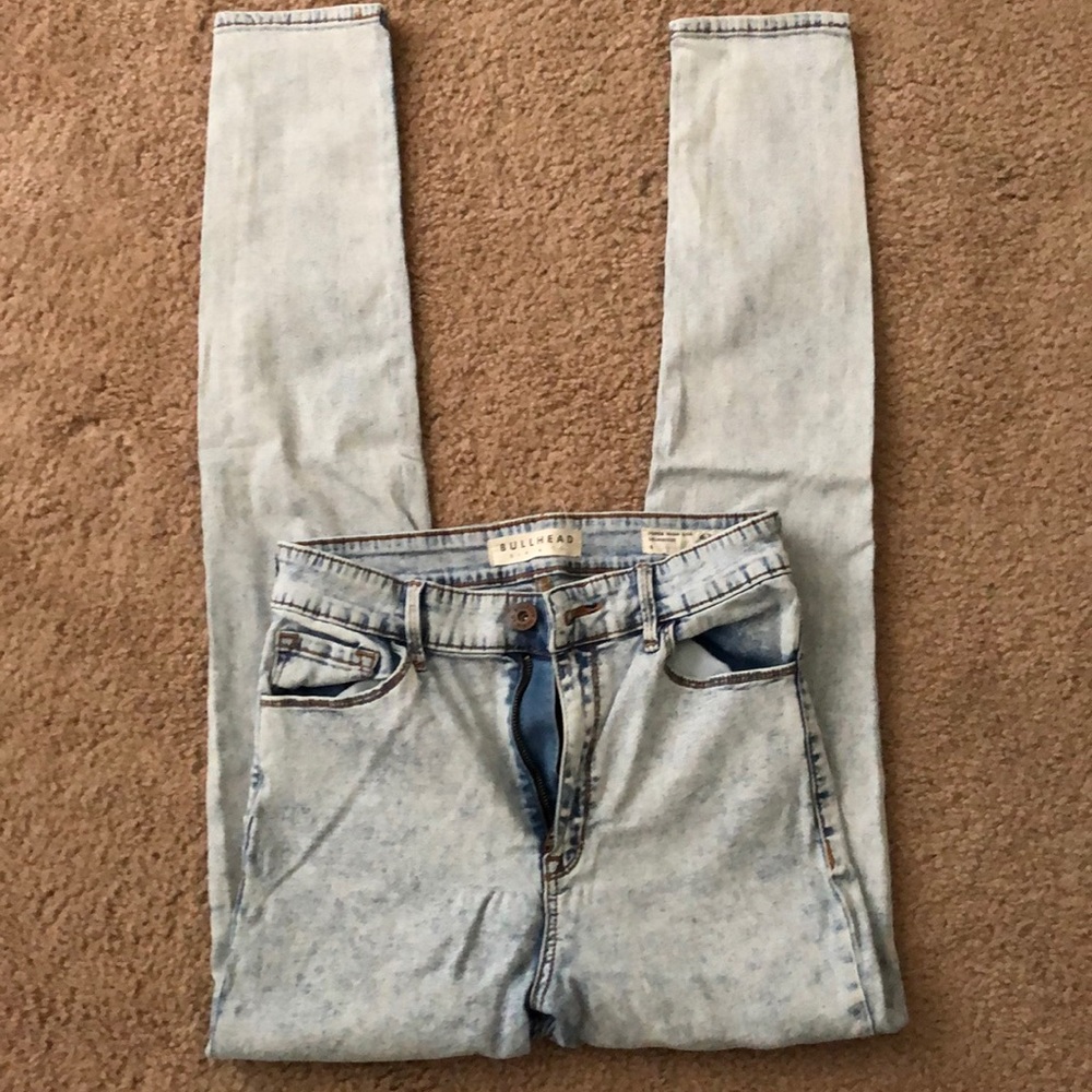 White wash high waste skinny jeans